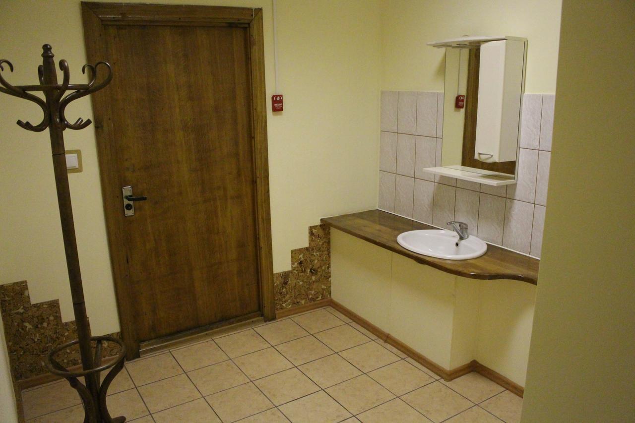 Rooms For Rent On Vokzal Брест Екстериор снимка